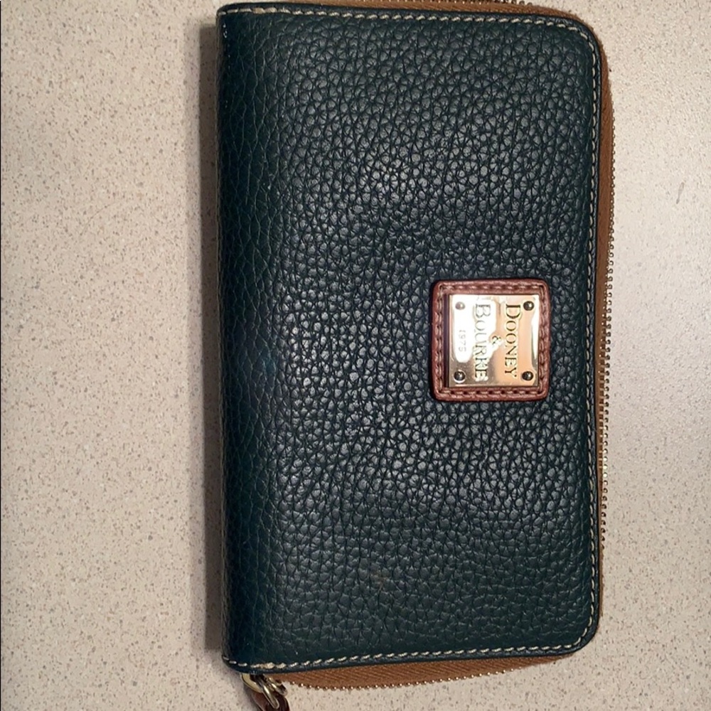 Dooney & Bourke wallet